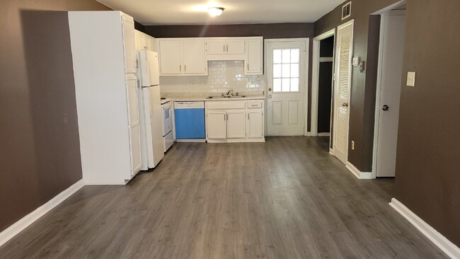 Section 8 accepted!!! Decatur 2 bedroom be... - Section 8 accepted!!! Decatur 2 bedroom be... Unit Apt B