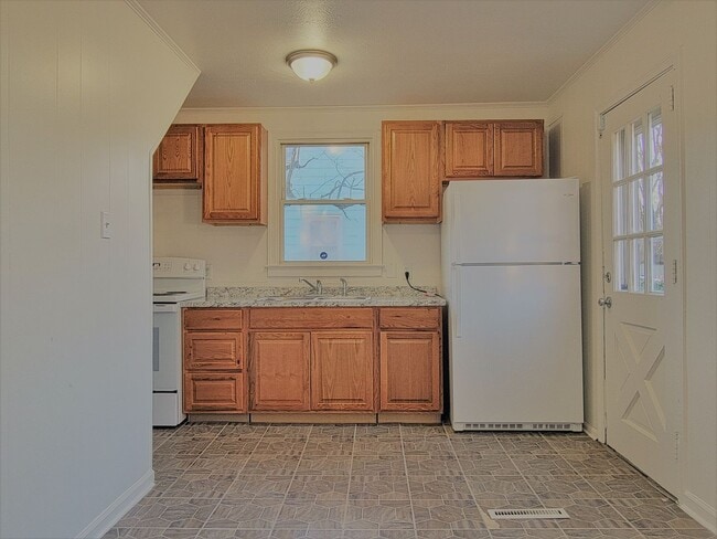 Photo - Remodeled 3 bedroom cape in Southside with...