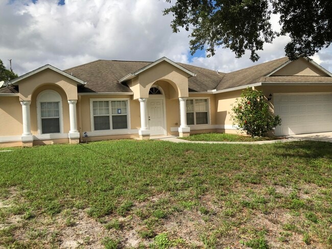 Photo - 705 SW Monsoon Rd House