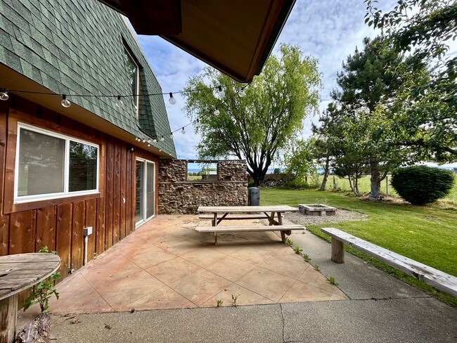 Photo - 3 Bedroom Home on Two Acres