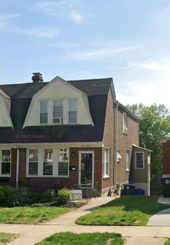 Building Photo - 207 E 11th Ave