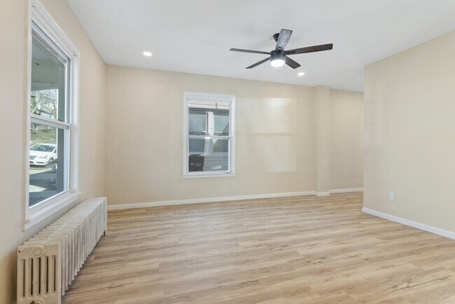 5 Bedroom Single Family in Brunswick