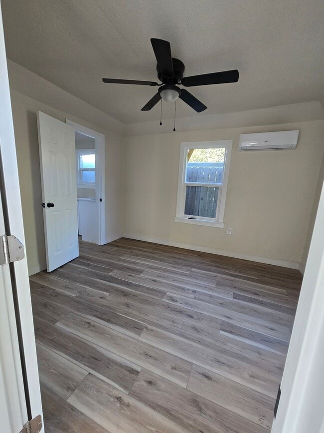 Photo - 1 Br 1 Ba available now