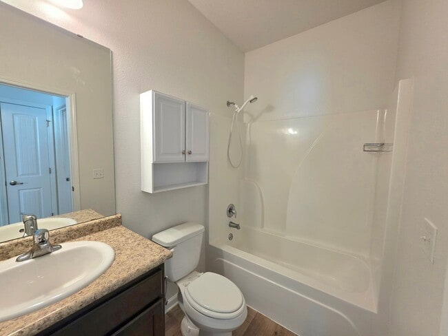 Photo - Spacious 2-Bedroom Duplex