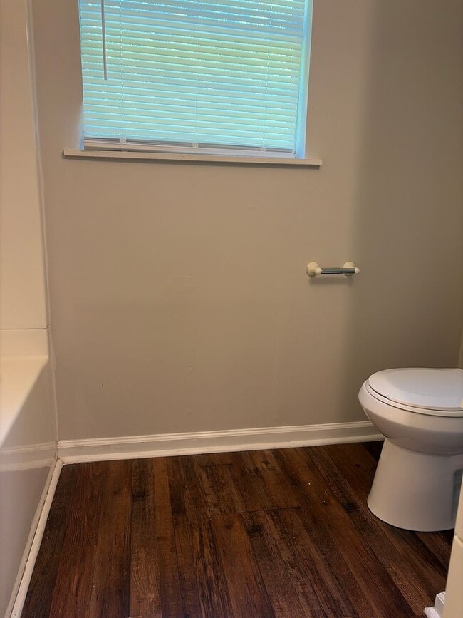 Photo - ***AVAILABLE NOW!!*** BEMIS LOCATION- PERFECT 3 BEDROOM FAMILY HOME!!!!