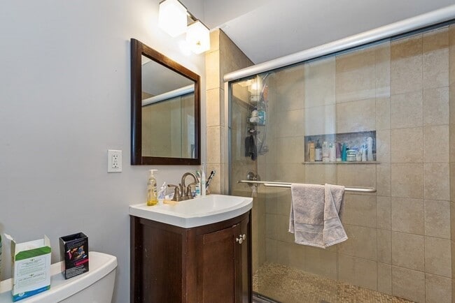 40 Hillside St Unit 1