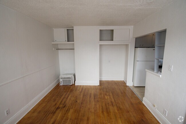Building Photo - 222 4th St S Rental