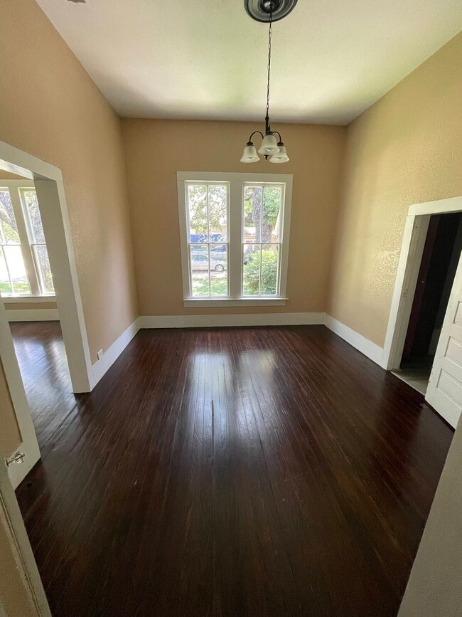 Dining Room - 704 S Anglin St Unit 1 Bedroom