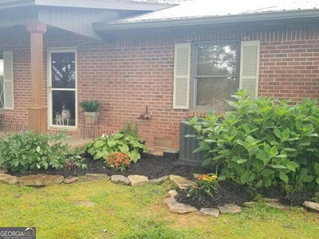 24 Ray McClain Dr