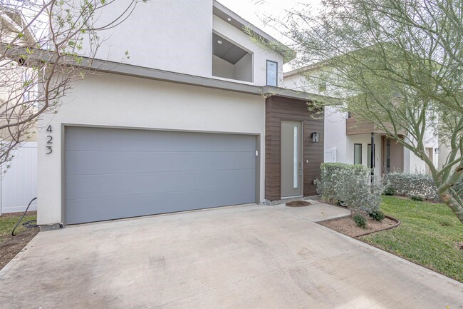 Photo - 423 Deer Path Lp