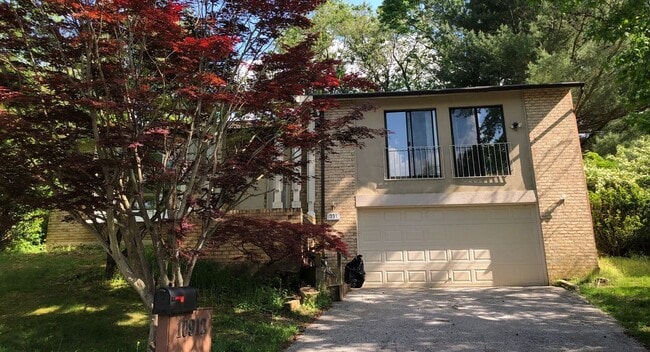 Photo - Spacious Potomac Beauty backs to Golf Course