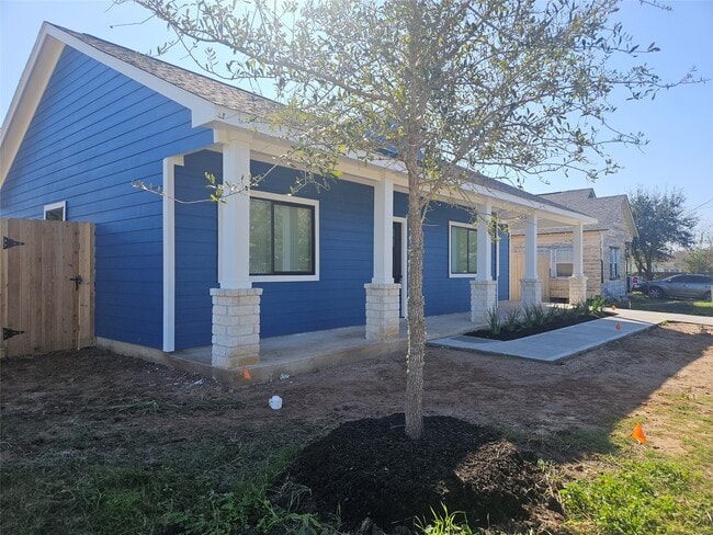 Photo - 300 2nd St