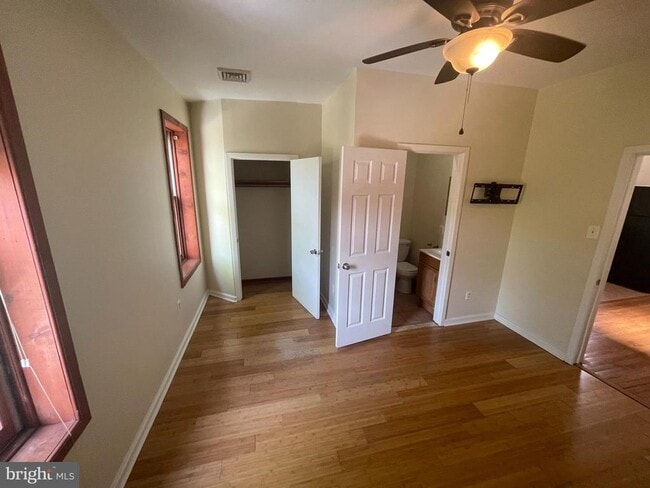 Building Photo - 1728 W Diamond St Unit 3 Rental
