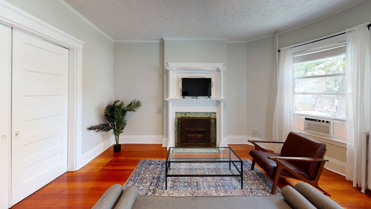Photo - Private bedroom in 4 bed/1 bath Home