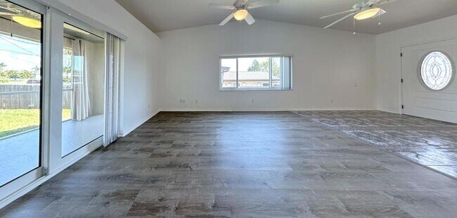 Photo - 3105 Vasco St