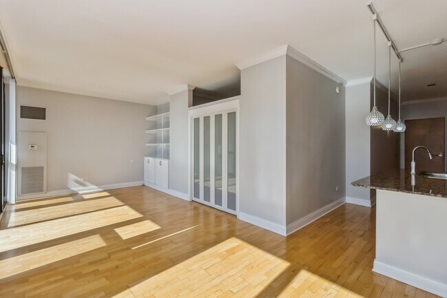 Photo - 210 S Desplaines St Unit 1506
