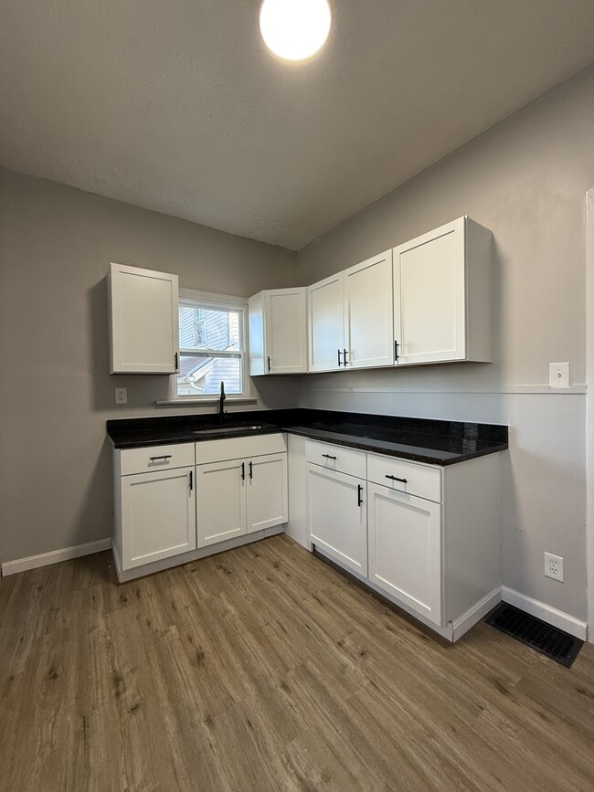 Photo - 39 S Quentin Ave