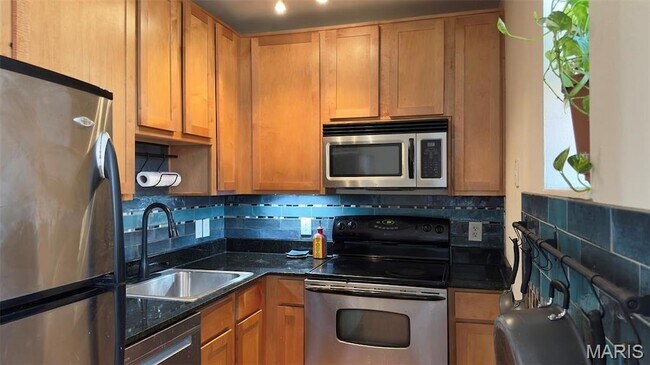 5677 Waterman Blvd Unit 32