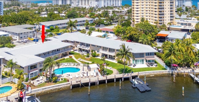 Building Photo - 3216 SE 12th St Unit 28