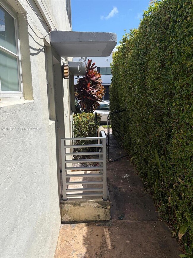 503 75th St Unit 517