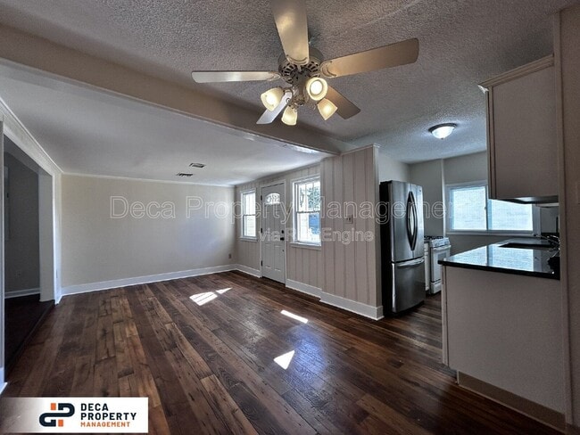 Photo - 8911 Kammerer Ave