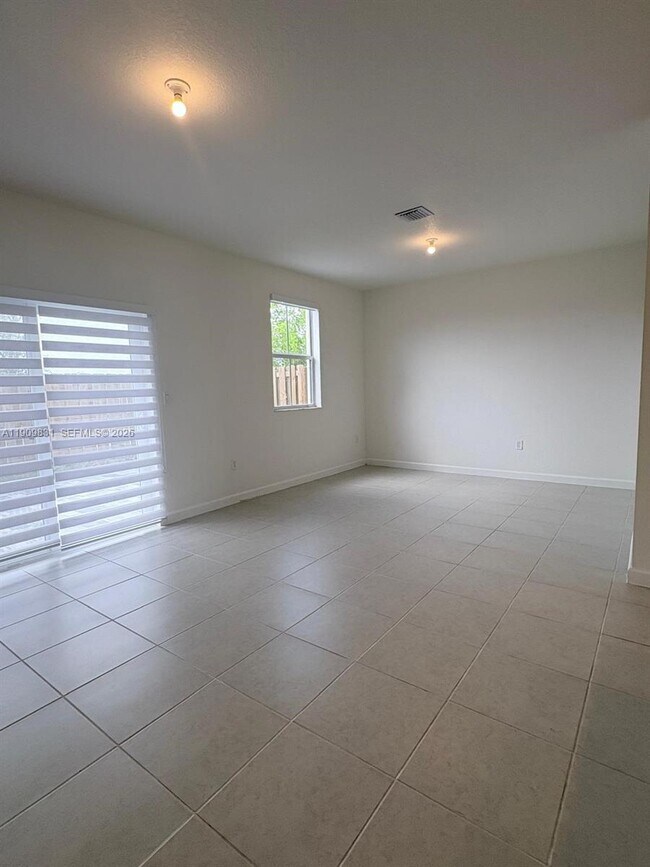 Photo - 2490 SE 29th St