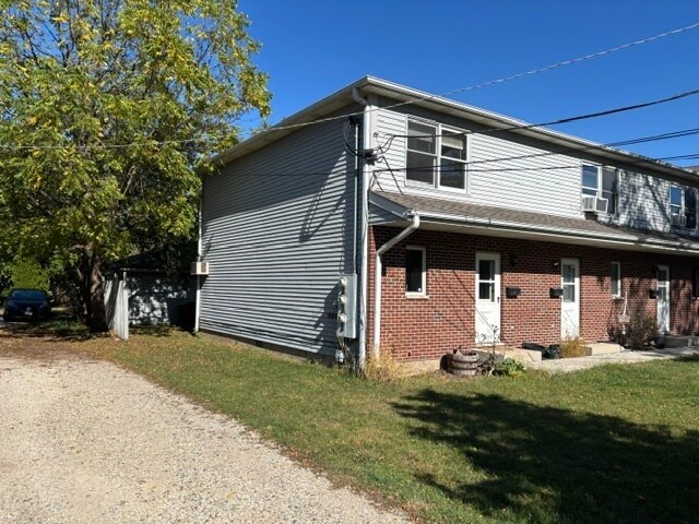Photo - 322 W Railroad St