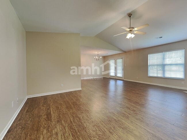 Photo - 2932 Dragonfly Way