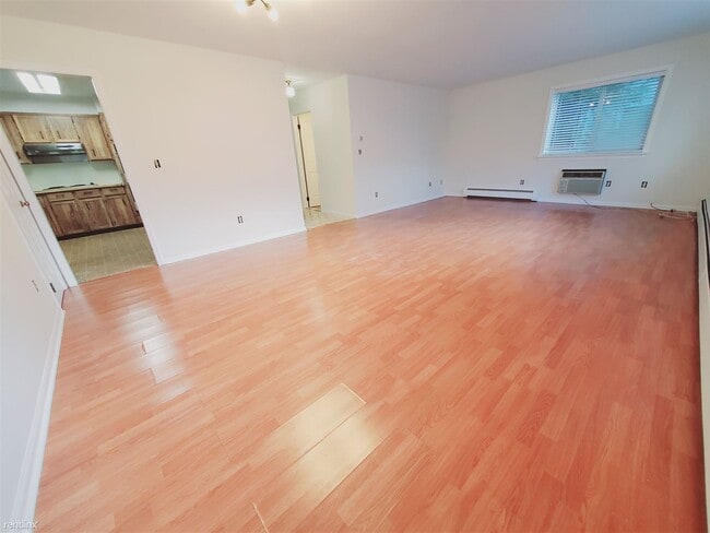 Photo - 2 br, 1 bath Condo - 47 Whitmore Ln Unit D Unidad D