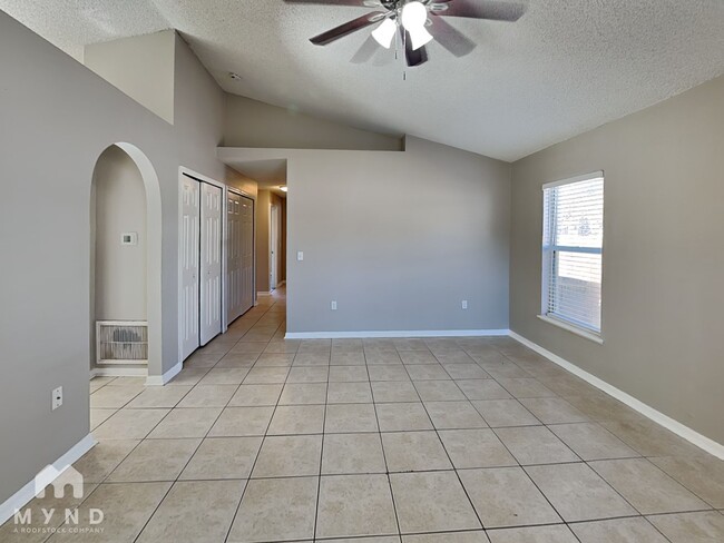 Photo - 5704 English Oak Dr S