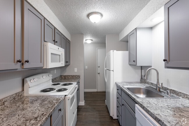 2BR, 1BA - 830-850SF