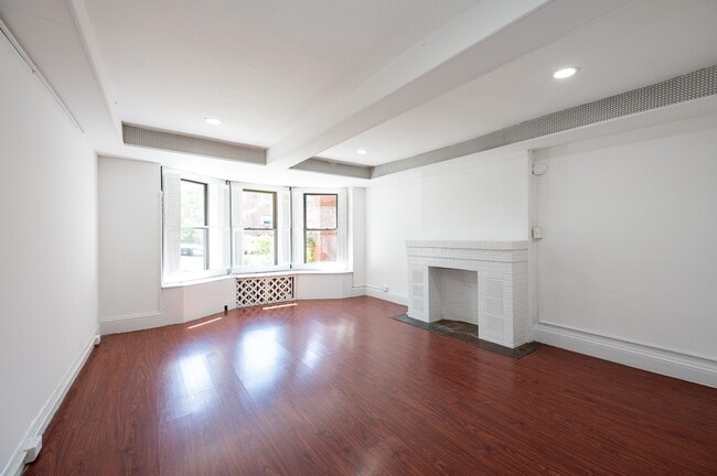 Building Photo - 85 Palisade Ave Unit 1
