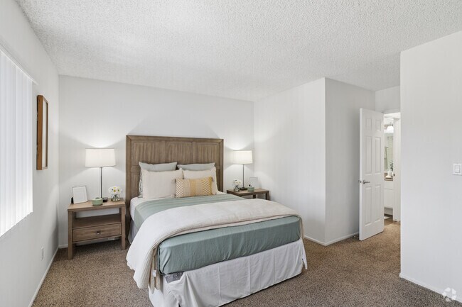 2BR, 1BA - 850SF - Second Bedroom