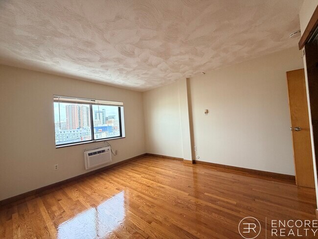 Photo - 1110 Commonwealth Ave Unidad 708