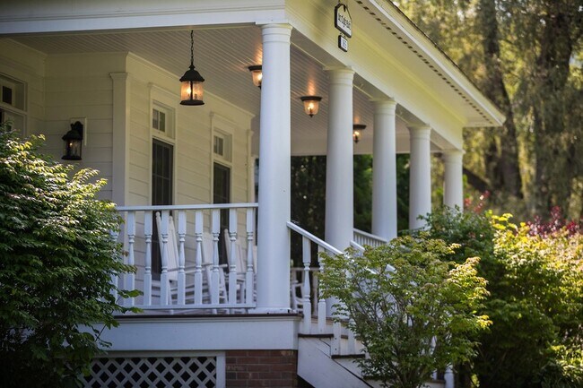 Photo - 163 Taconic Rd