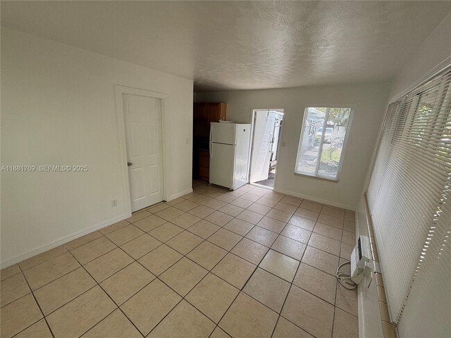 Photo - 1211 NE 6th St Unit 4