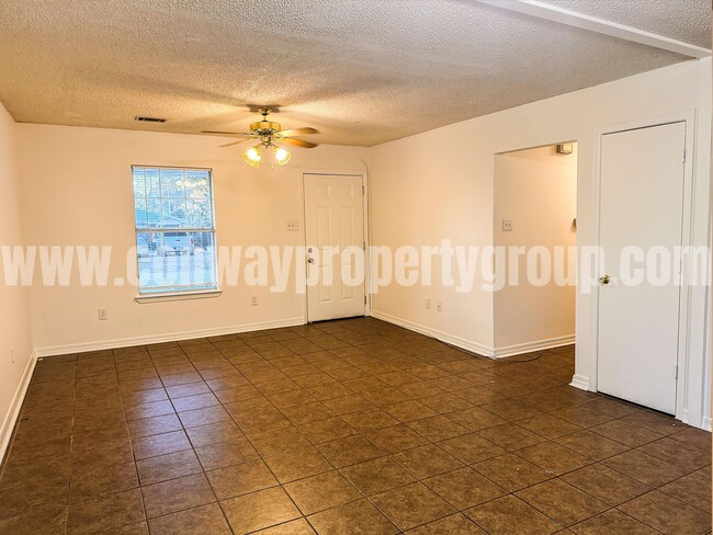 Photo - 12 Sharon Cir