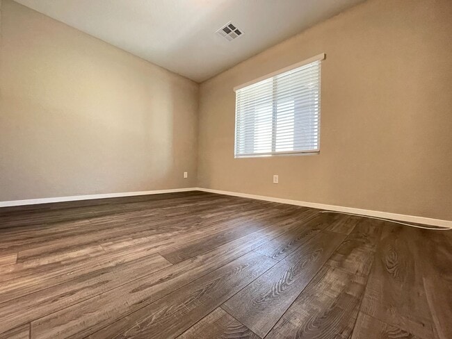 Photo - Stunning Summerlin 3 bedroom Townhouse in Gated Community