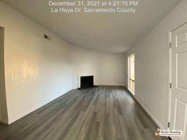 8921 La Haya Way
