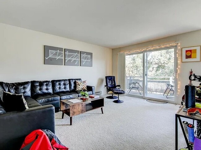 Photo - Charming 1-Bedroom in Capitol Hill – Flexi...