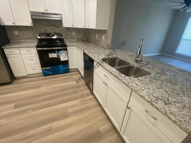 Photo - 1307 Lee Mac Dr