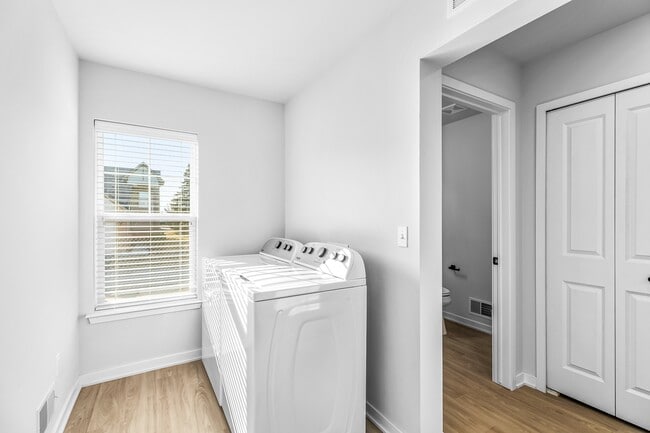 Photo - Cross Road Pines Apartments