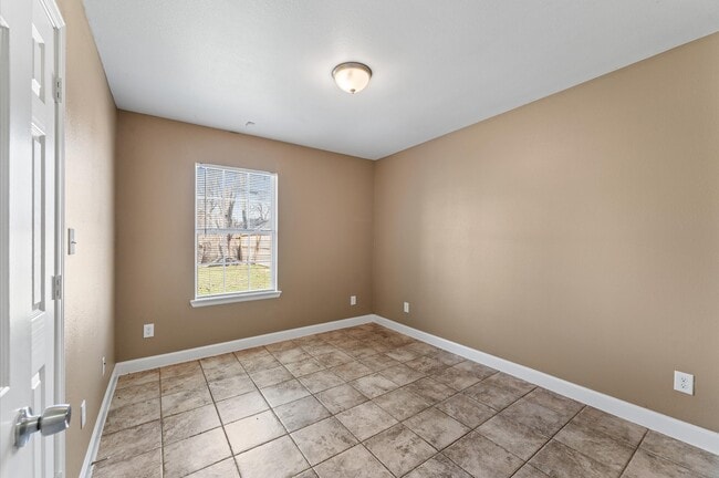 Photo - 5647 Belmark St