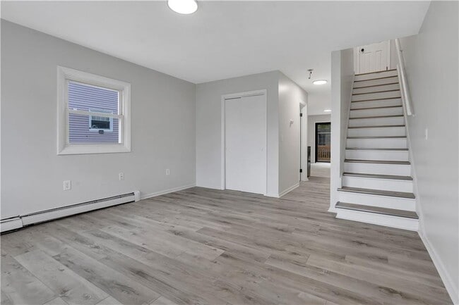 Photo - 107 Roosevelt St