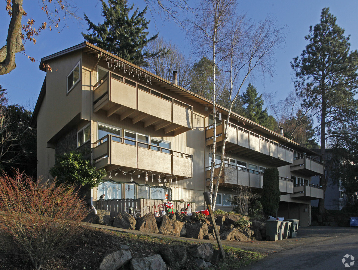 Mercer Park Apartments - Mercer Park Apartments