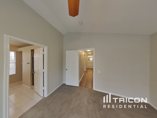 Photo - 2628 Dahlia Dr