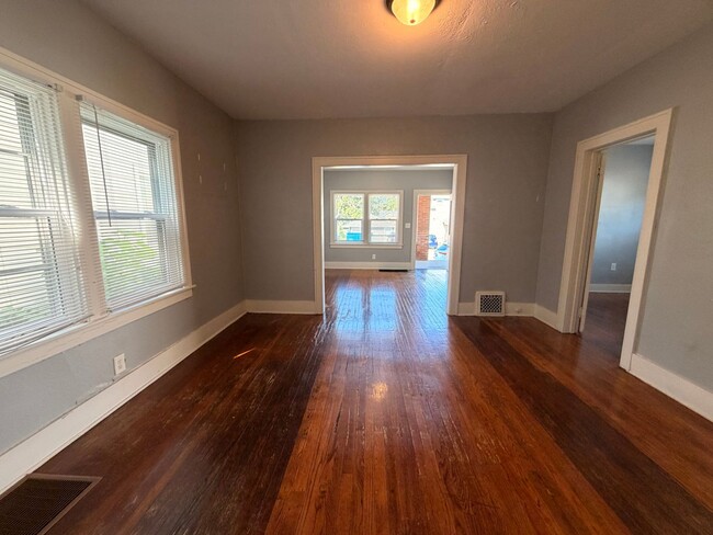 Photo - 310-312 Lane Ave. SW