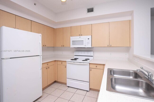 Photo - 8050 N Nob Hill Rd Unidad 106