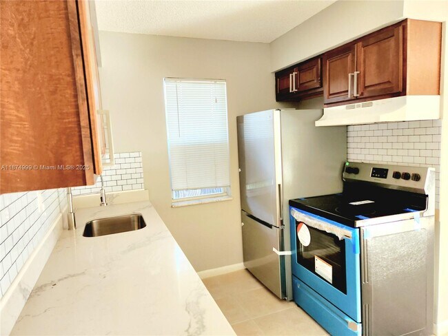 Photo - 191 SW 15th St Unit 201