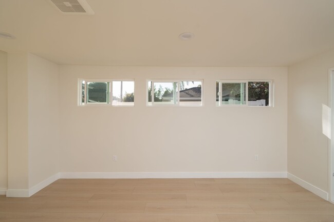 Photo - BEAUTIFULLY RENOVATED 2 BEDROOM 2 BATHROOM UNIT IN ARCADIA!! Unit 1411B